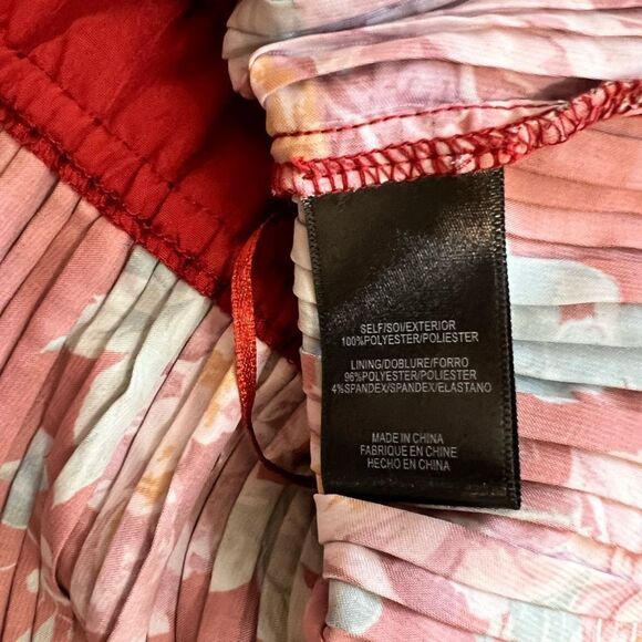 WAYF Pleated One Shoulder Floral Top Scarlet Roses - Picture 5 of 11